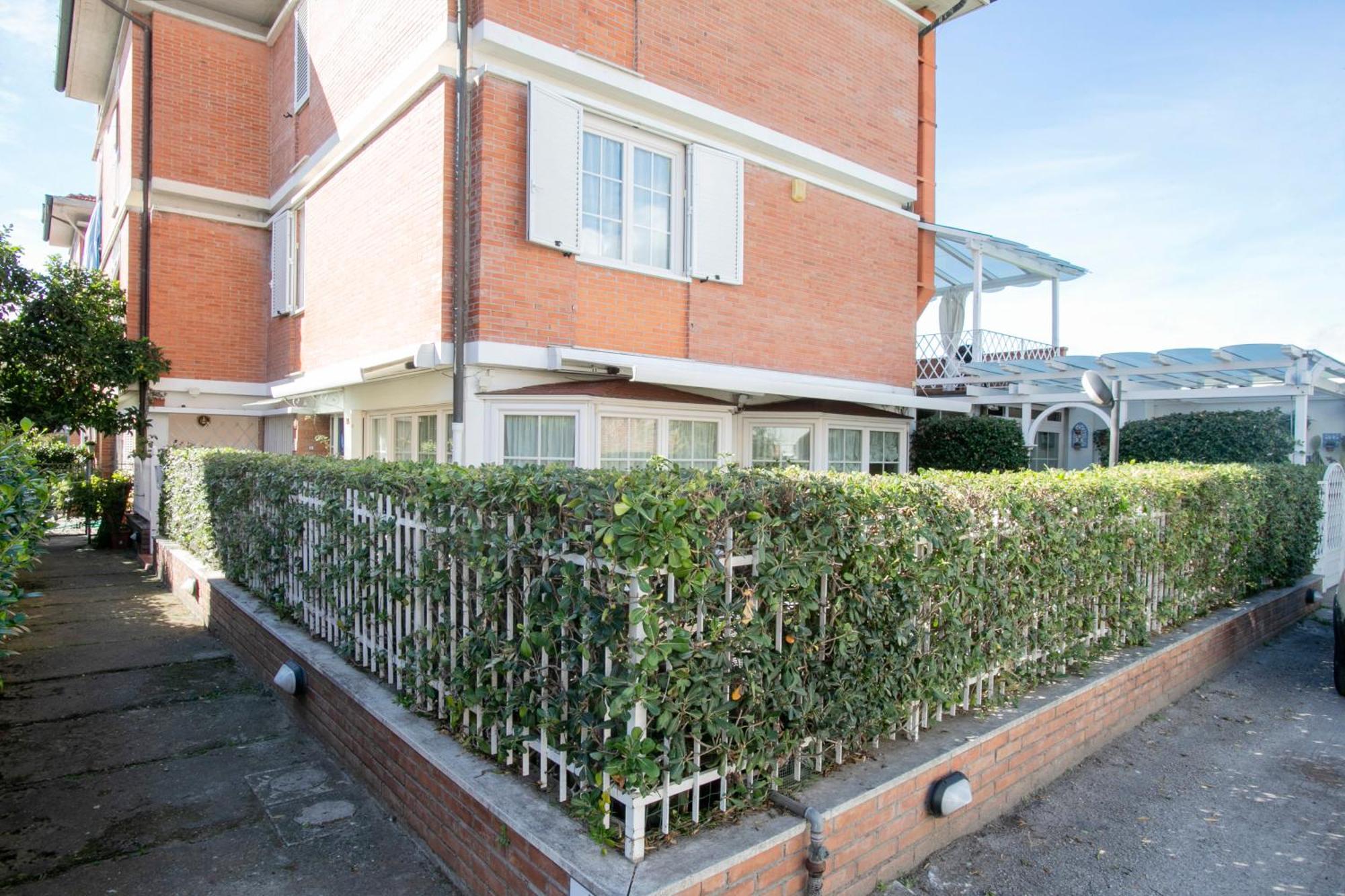 Maison Renée Viareggio Extérieur photo